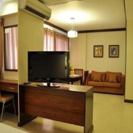 O Hotel Баколод Экстерьер фото